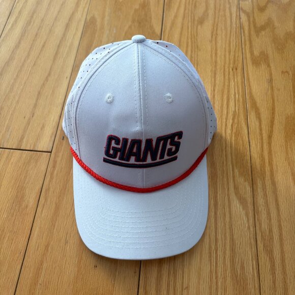 Exclusive New York Giants Brand New White Season Ticket Member Hat Collectable - Picture 1 of 4
